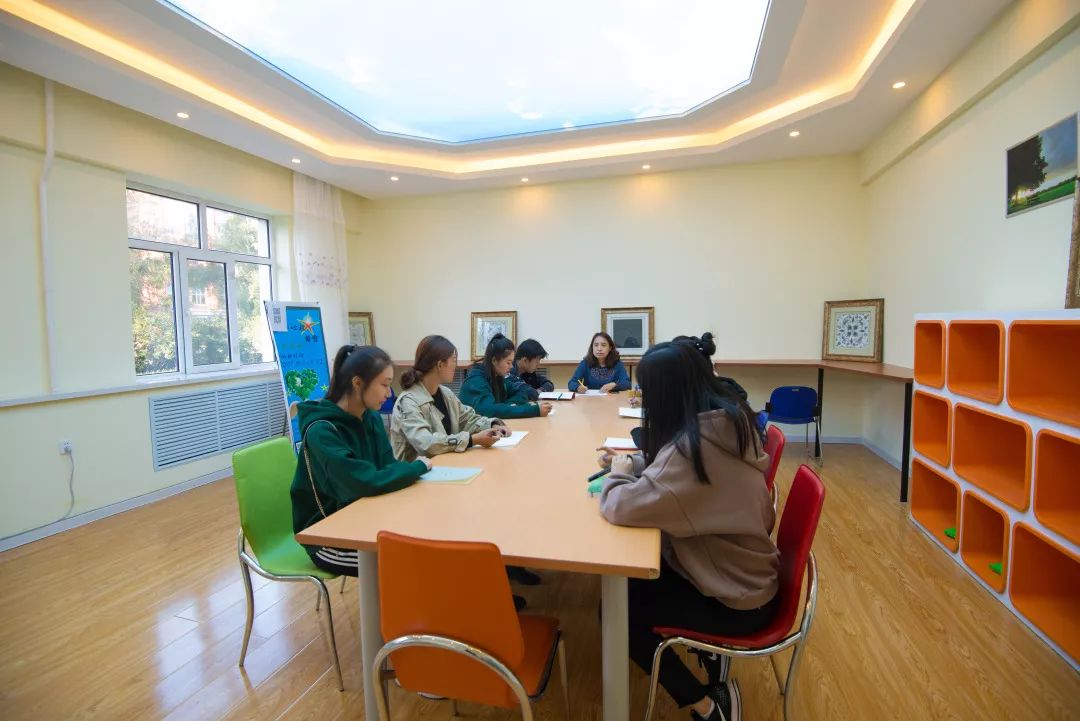 走進(jìn)龍外 | 黑龍江外國語學(xué)院學(xué)生心理成長指導(dǎo)中心 點(diǎn)亮心燈，賦能成長
